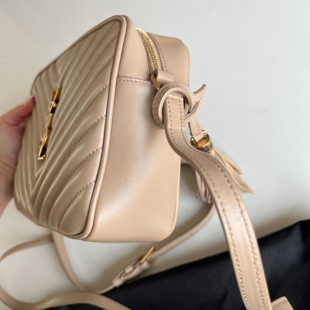 Saint Laurent Lou Medium YSL Quilted Camera Crossbody Bag with Pocket - Picture 4 of 10